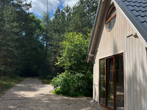 Chatka na skraju lasu