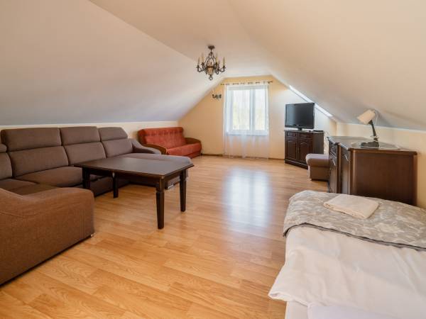 apartament z łazienką i aneksem kuchennym