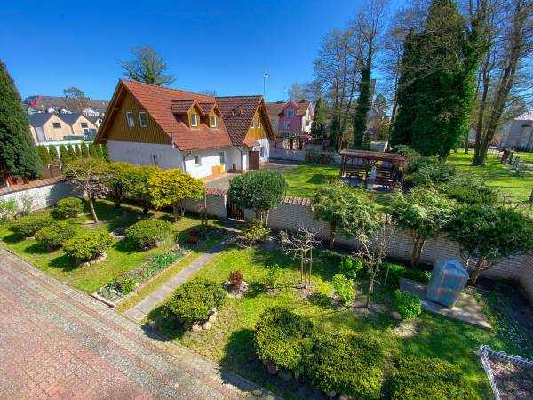 Budynek ul. Zwycięstwa 3, widok z ogrogu