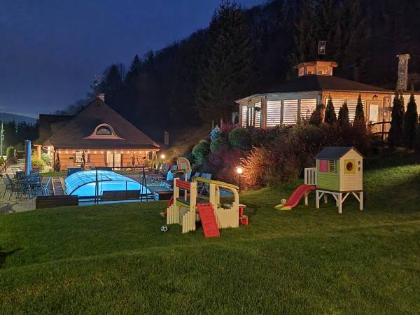 Agrodomki z bali Konradów