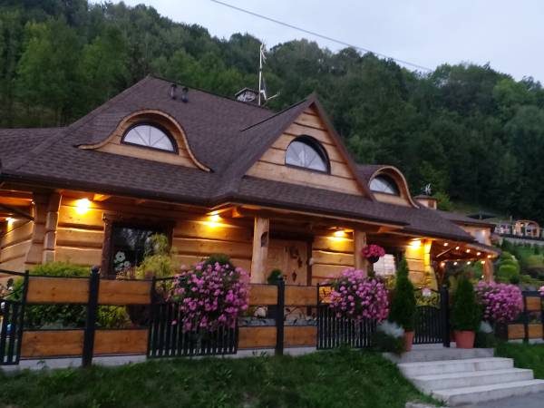 Agrodomki z bali Konradów