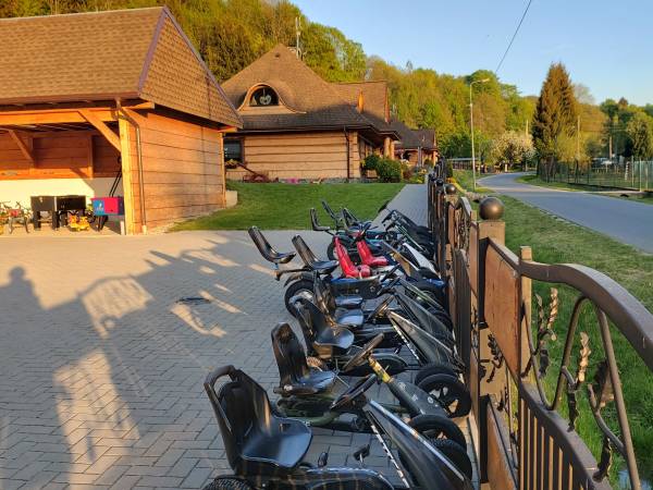 Agrodomki z bali Konradów