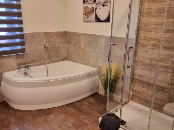 Agrodomki z bali Konradów