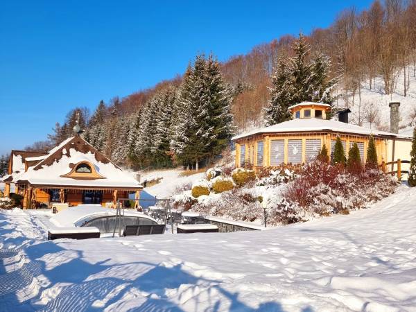 Agrodomki z bali Konradów