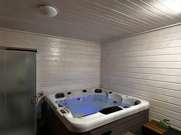 Domki WESTERN HOUSE Giżycko Fuleda Sauna Jacuzzi Kominek