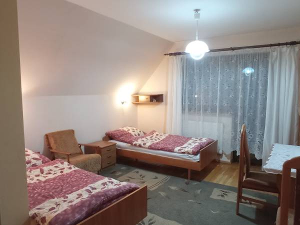 pokój 2-osobowy z małą łazienką