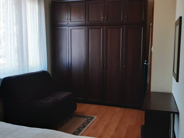 dodatkowa wersalka w sypialni