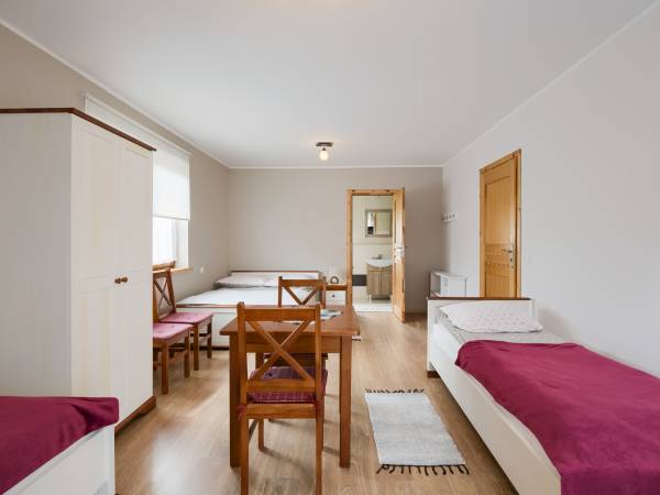 Pokój czteroosobowy w nowym domu