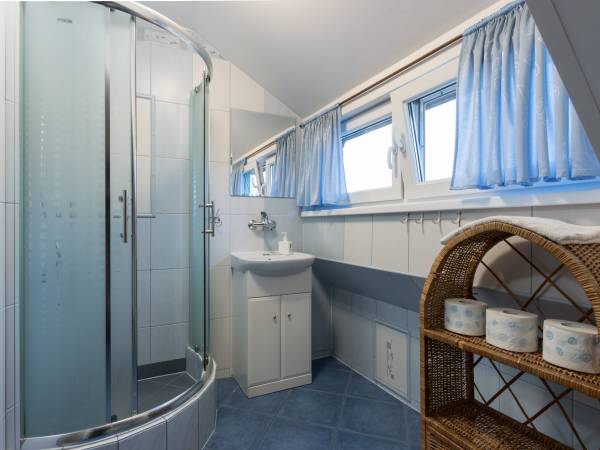 Barakuda Chałupy Domek letniskowy i Apartamenty