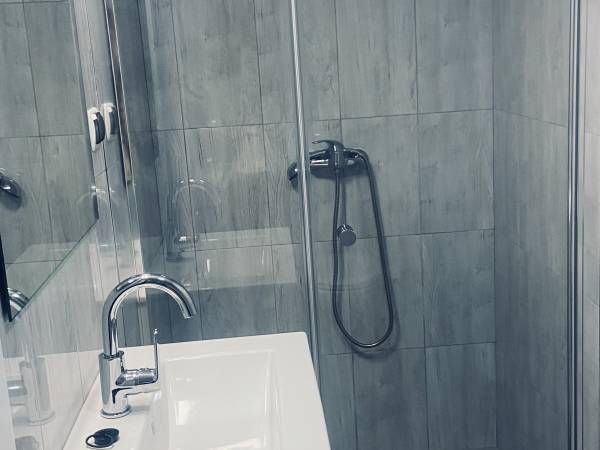 Łazienka w domku ( prysznic)