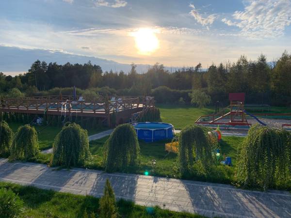 "Zielona Dolina" - Kompleks dla Rodzin z Dziećmi