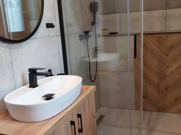 Łazienka w domku 6-osobowym