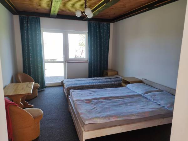 (m2) pokój parter, taras dla 2-3 osób