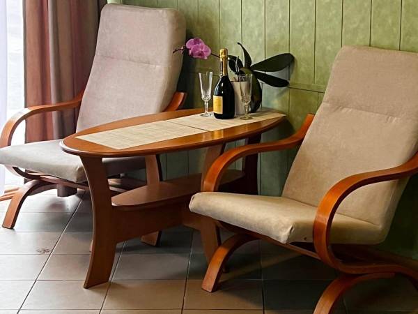 POD SKAMIENIAŁYM MIASTEM 