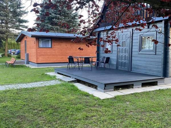 POD SKAMIENIAŁYM MIASTEM 