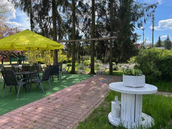 POD SKAMIENIAŁYM MIASTEM 