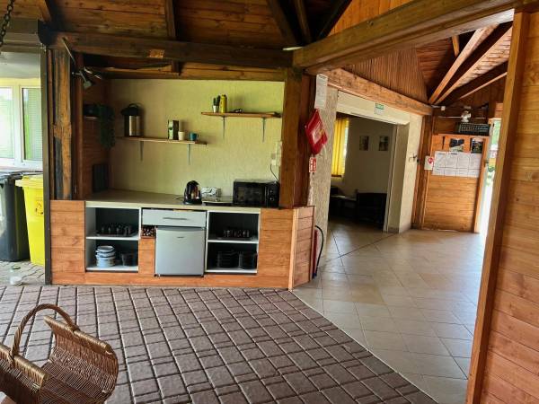 POD SKAMIENIAŁYM MIASTEM 