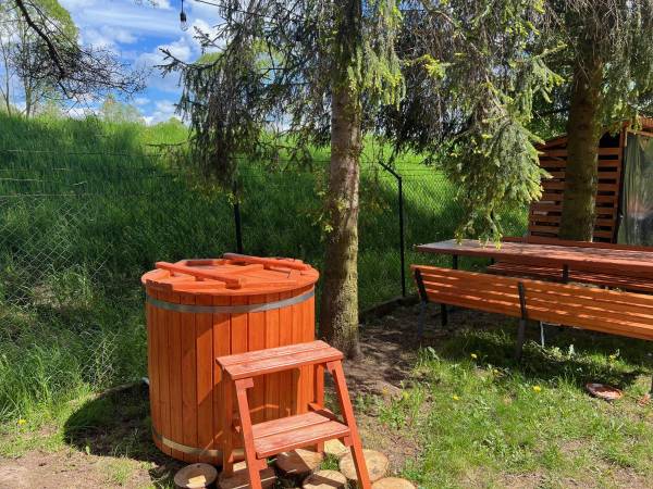 POD SKAMIENIAŁYM MIASTEM 