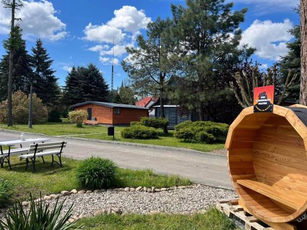 POD SKAMIENIAŁYM MIASTEM 