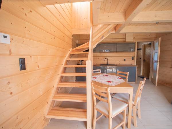 salon z aneksem kuchennym, widok od strony tarasu