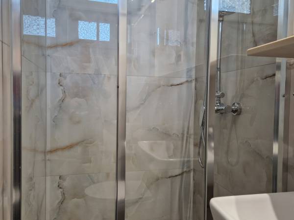 Łazienka-pokój 3-os.(2+1)