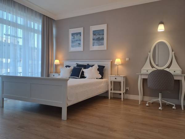 Apartament Leon sypialnia z balkonem