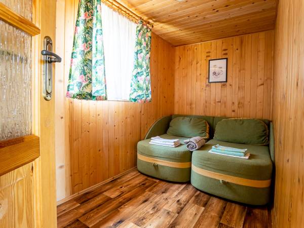 Pojedyncze sofy w domku 4-osobowym 2-pokojowym