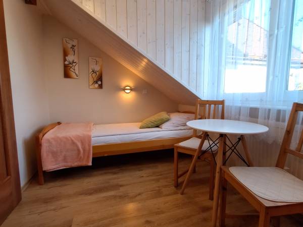 pok 2 osob. drugie piętro 16