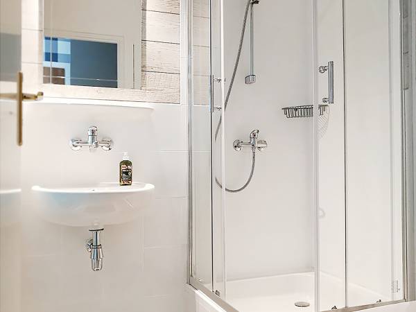 Pokój 4-osobowy - łazienka