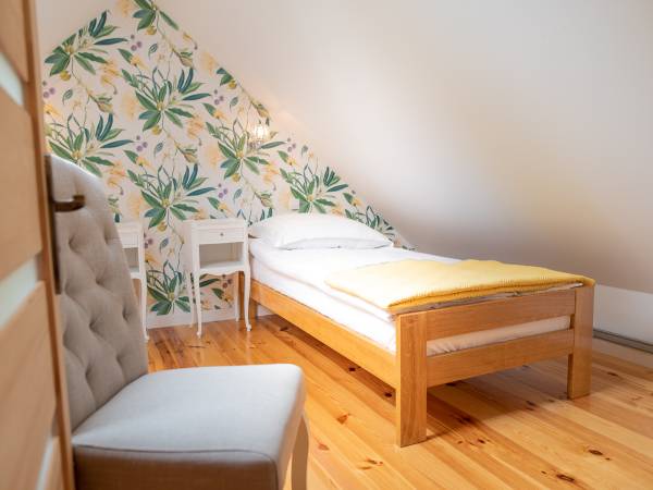 Dom sześcioosobowy (sypialnia, dwa łóżka pojedyncze)