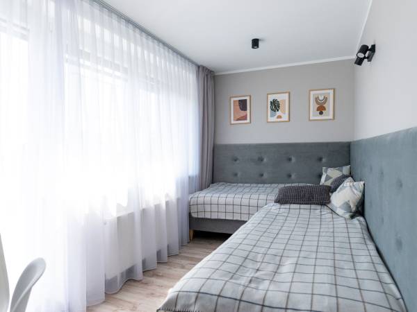 pokój rodzinny z sypialnią i balkonem nr 12