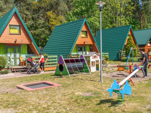 plac zabaw dla dzieci na ośrodku wczasy z dziećmi 