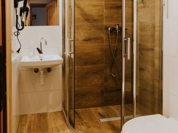 łazienka: Pokój 4os (dwupokojowy)