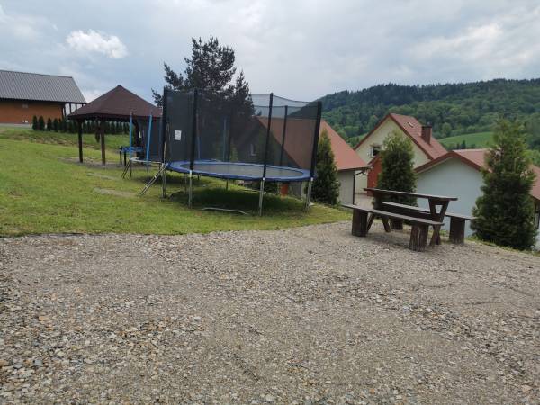 Plac zabaw oraz dodatkowy parking