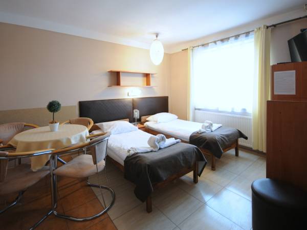 studio4 os z aneksem kuchennym ,łazienką