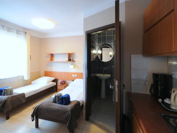 studio4 os z aneksem kuchennym ,łazienką