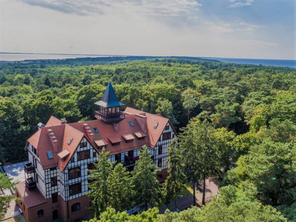 KAISERHOF - Cesarski Dwór, Budynek z Nutą Historii