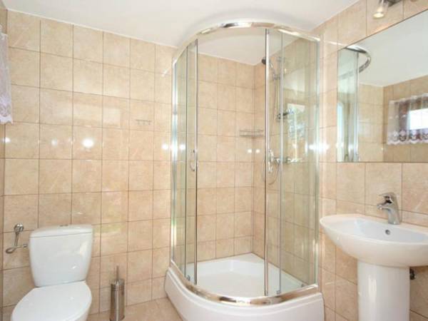 Przyczepa campingowa - łazienka