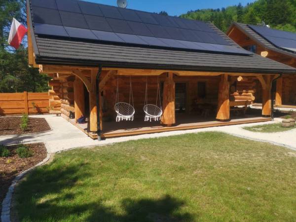 BRATNIA BYSTRE - Domy z bala z jacuzzi i sauna