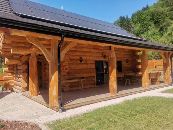 BRATNIA BYSTRE - Domy z bala z jacuzzi i sauna