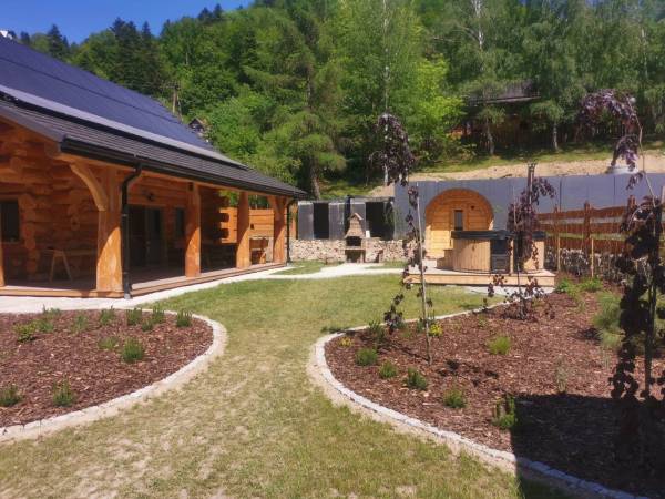 BRATNIA BYSTRE - Domy z bala z jacuzzi i sauna
