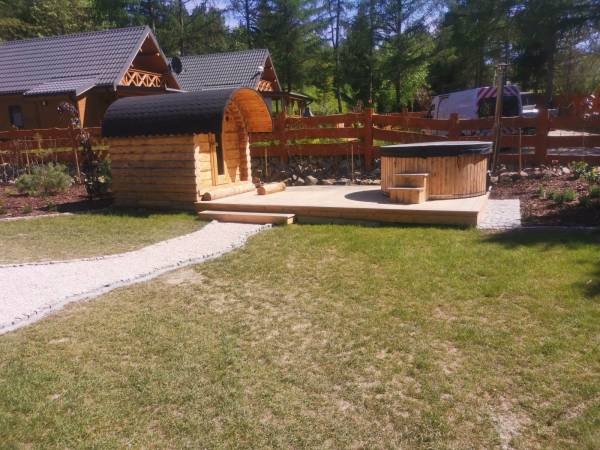 BRATNIA BYSTRE - Domy z bala z jacuzzi i sauna