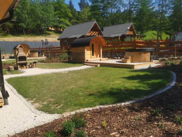 BRATNIA BYSTRE - Domy z bala z jacuzzi i sauna