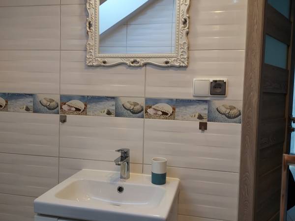 Pokój 2 os. Z łazienką aneksem i balkonem