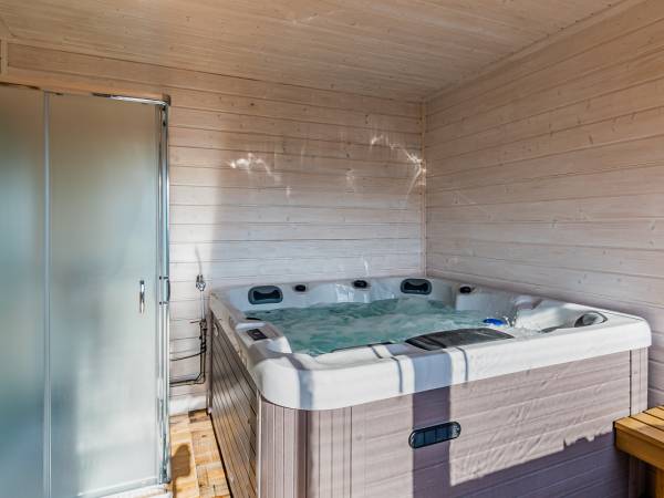 Domki WESTERN HOUSE Giżycko Fuleda Sauna Jacuzzi Kominek