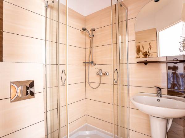 Apartamenty i pokoje Ara