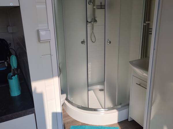 Toaleta w domku letniskowym 