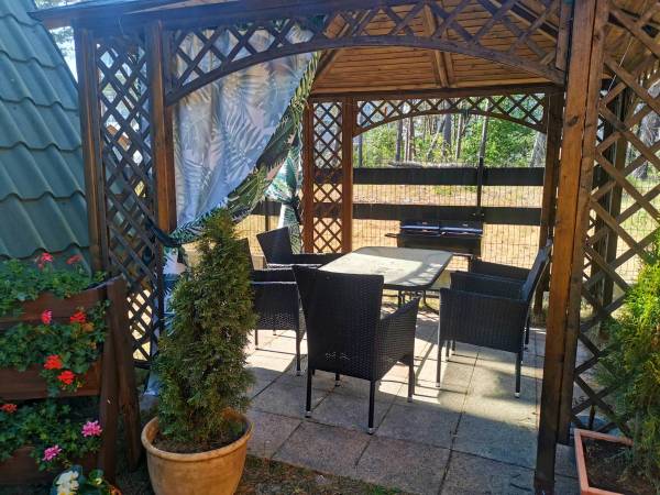 Altanka przy domku bliźniaczym nr 1