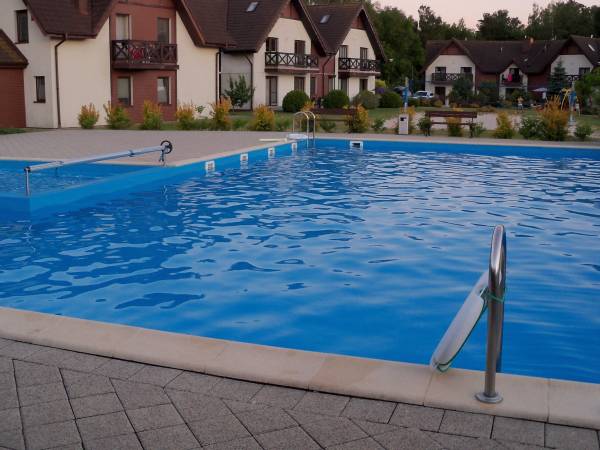 basen z podgrzewana wodą