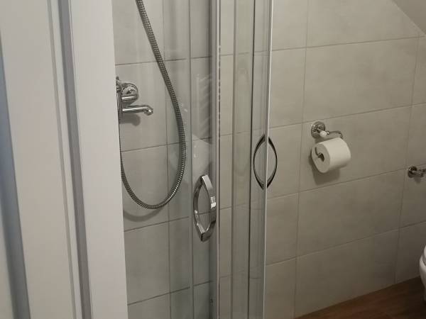 Pokój 8 (II piętro) Łazienka